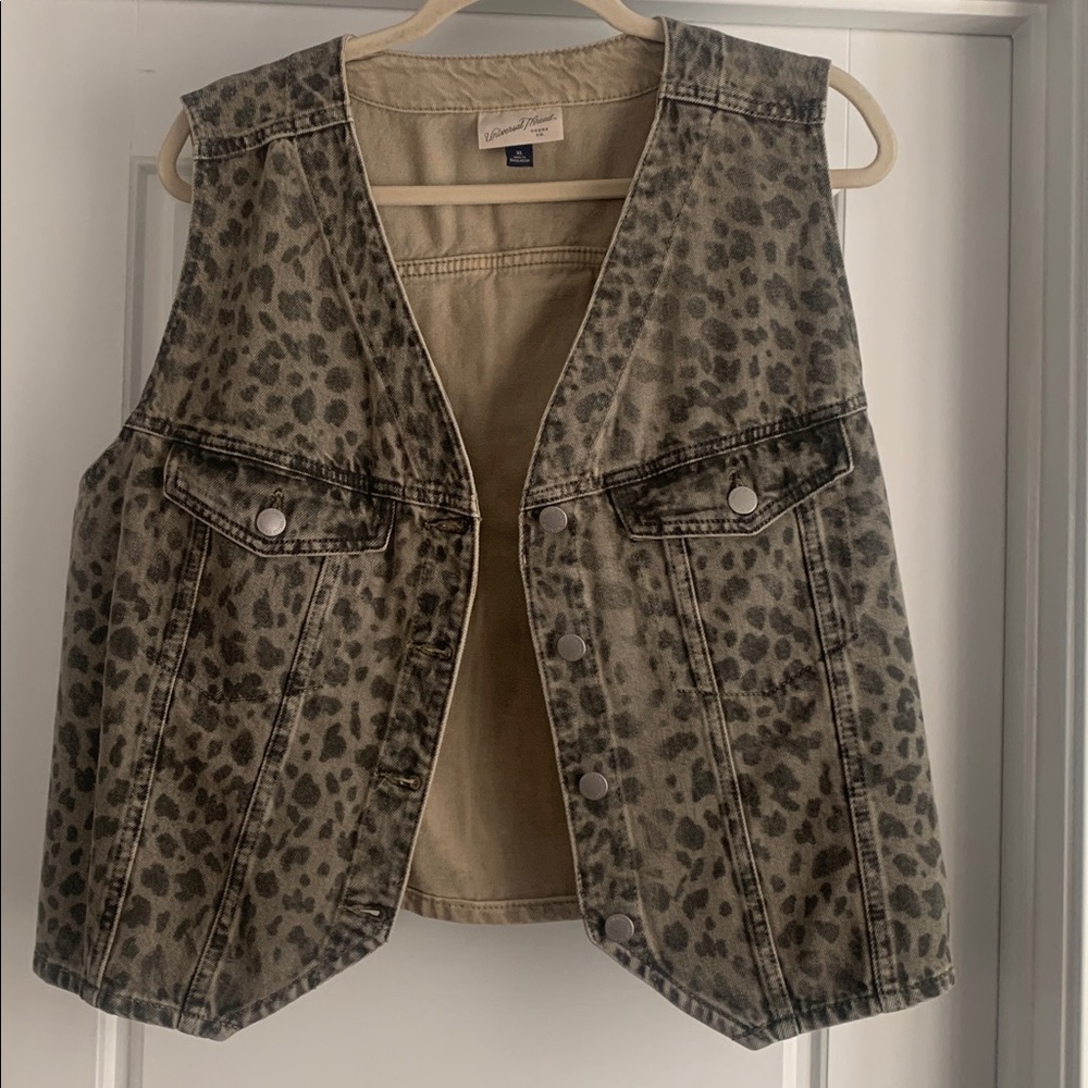 Universal Thread Gray Denim Vest